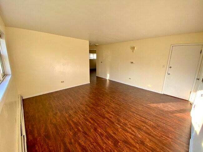 Foto del edificio - 4519 Butterfield Rd