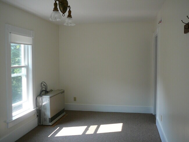 Living Room - 62 Doyle Ln
