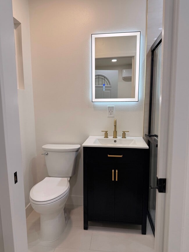 Building Photo - 714 S Philadelphia St