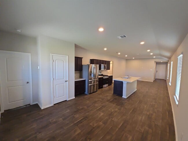 Building Photo - 16790 Lonely Pines Dr