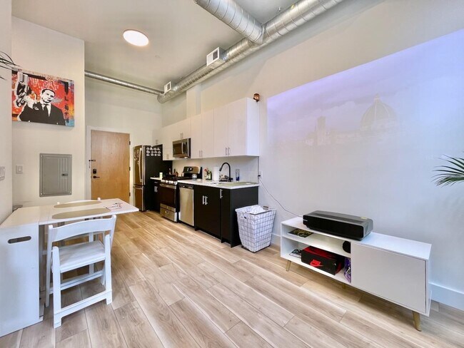 Foto del edificio - 375 Monmouth St