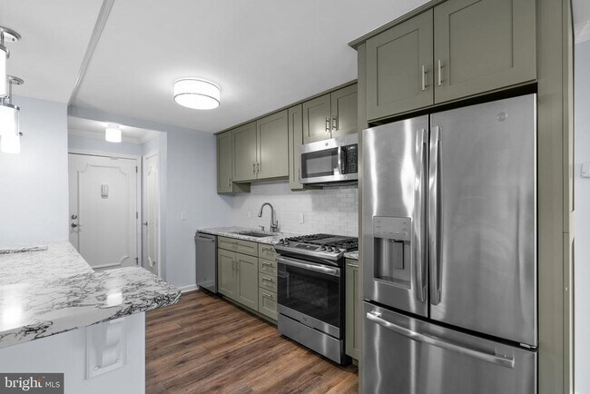 Building Photo - 2500 N Van Dorn St