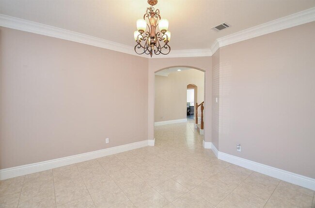 Foto del edificio - 5835 Stratford Gardens Dr