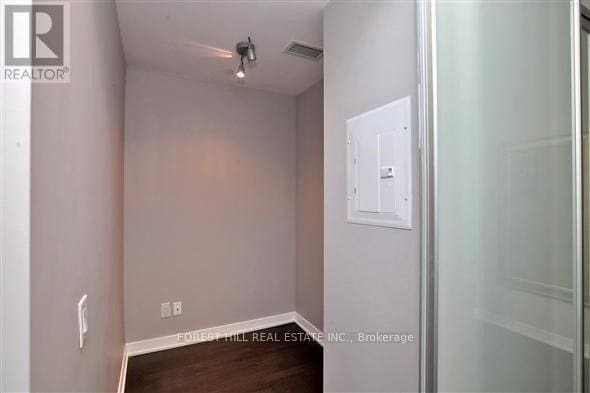 Building Photo - 88 Park Lawn Rd