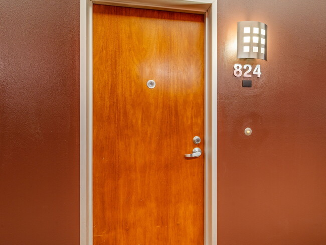 Foto del edificio - 630 Thomas L Berkley Way