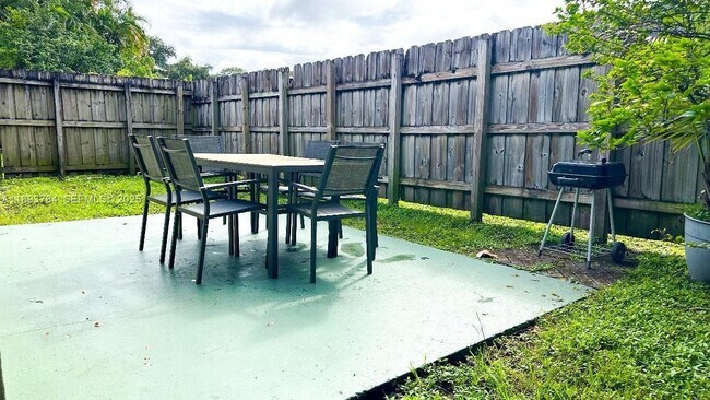 Foto del edificio - 1505 SW 22nd St