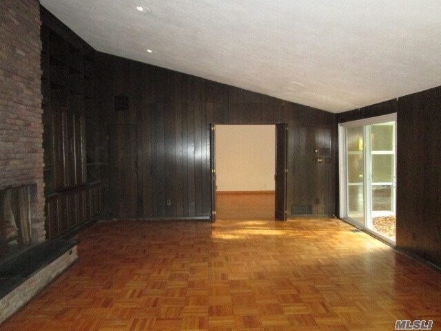 Foto del edificio - 6 Creek Rd