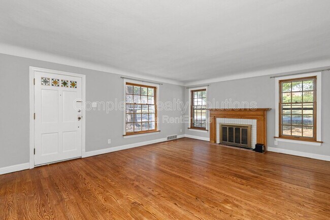 Foto del edificio - 524 Gerald Pl