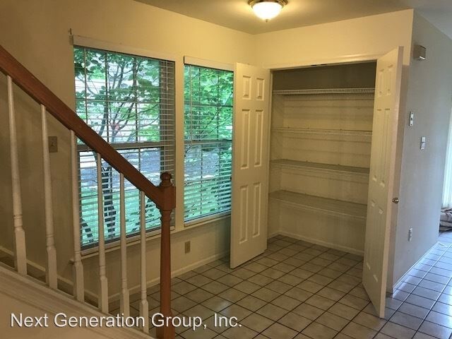 Building Photo - 3 br, 2.5 bath House - 1578 Pinewind Drive