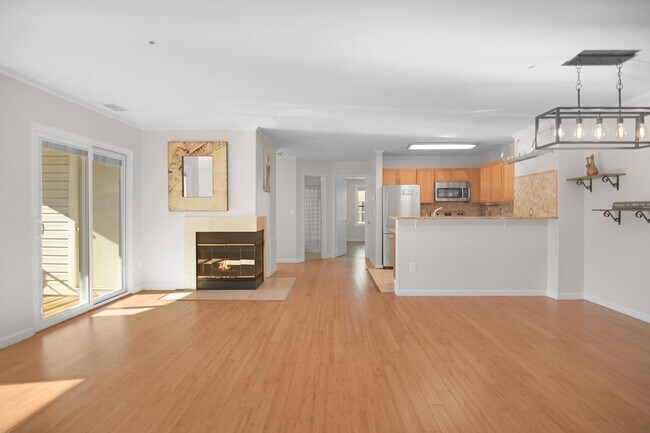 Building Photo - 30E Hearthstone Ct
