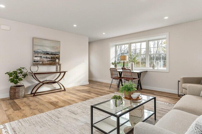 Foto del edificio - 27A Birch Hl Ln