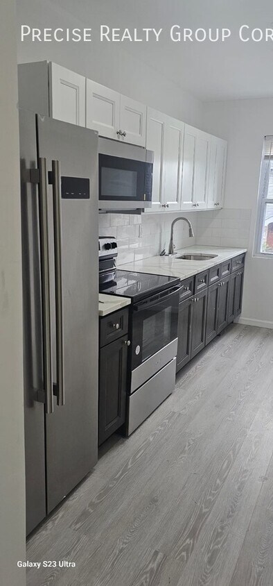 Foto principal - 18-20 S Kensico Ave-GF