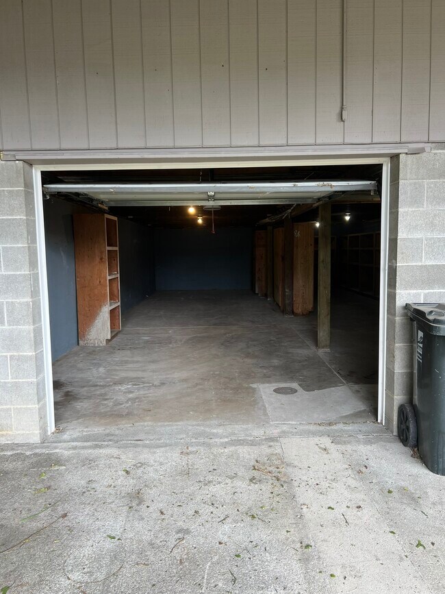 Building Photo - 4138 S 43rd St