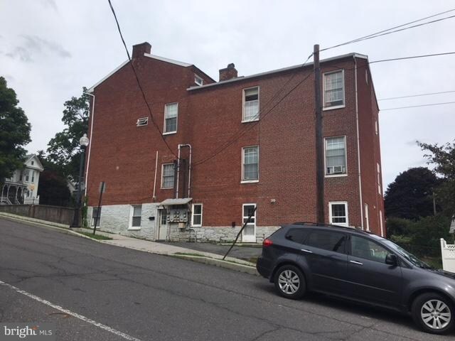 Building Photo - 171 E Main St