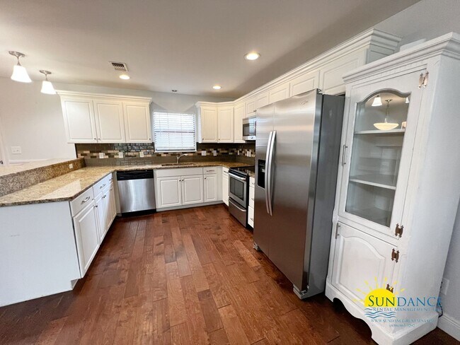Foto del edificio - Stunning 3 Bedroom Home in Shalimar!