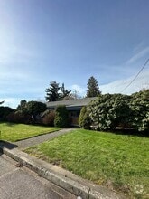 Building Photo - 609 Shattuck Ave S