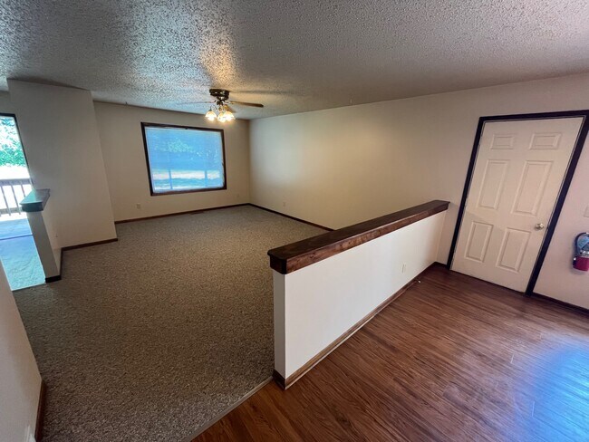 Foto del edificio - 1042 Zephyr Hill Ave