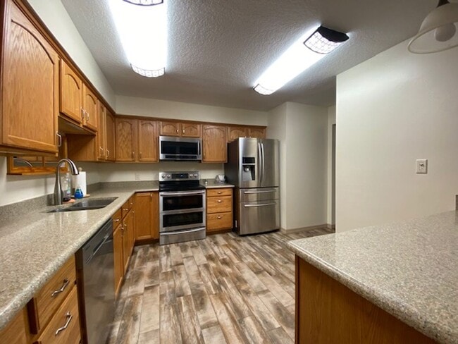 Building Photo - The Oaks of Leesburg