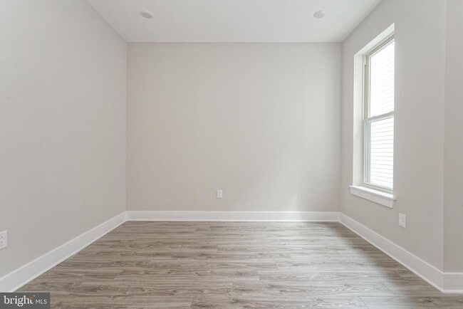 Building Photo - 2162 E Norris St