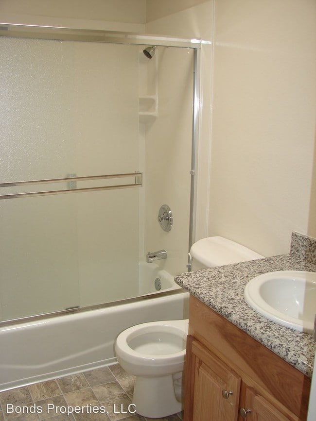 Building Photo - 6522 Moeser Ln