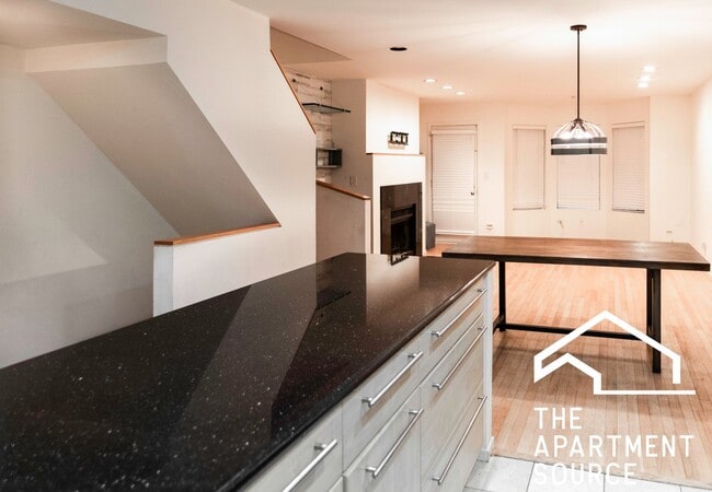 Photo - 1810 N Fremont St Apartment