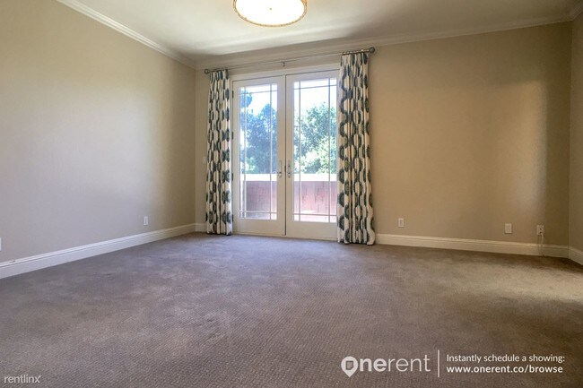 Building Photo - 734 Chimalus Dr