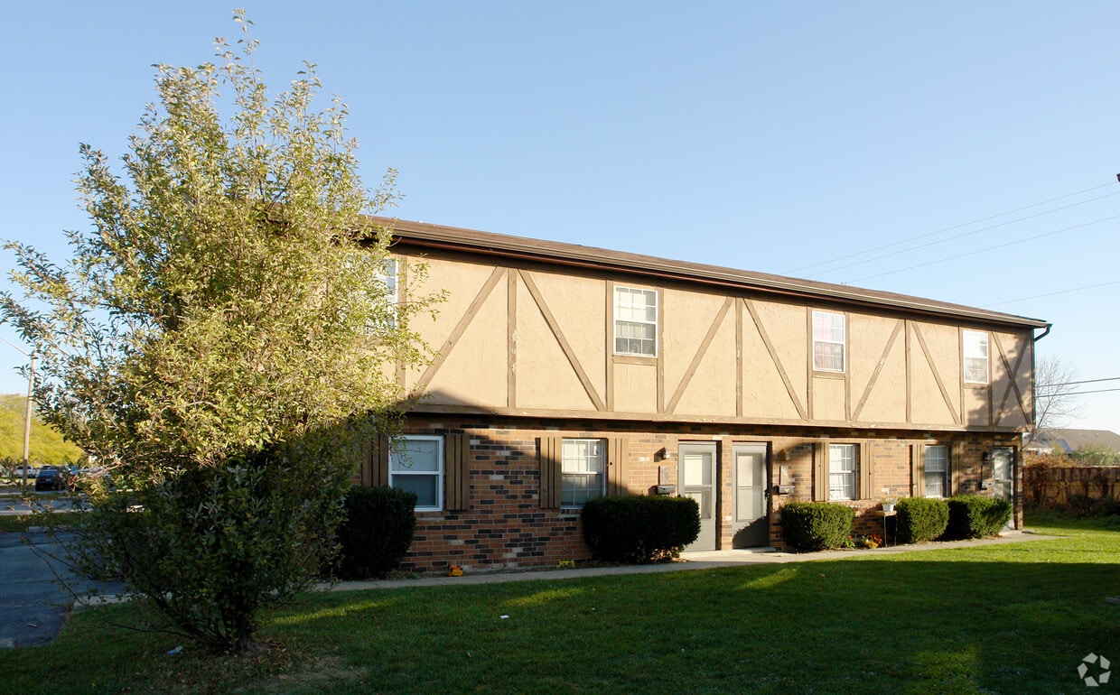Building Photo - 6822-6828 Garden Terrace Rd