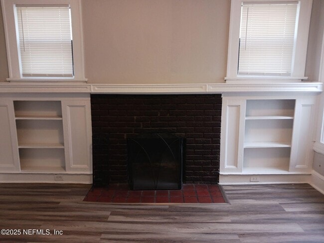 Foto del edificio - 110 E 15th St