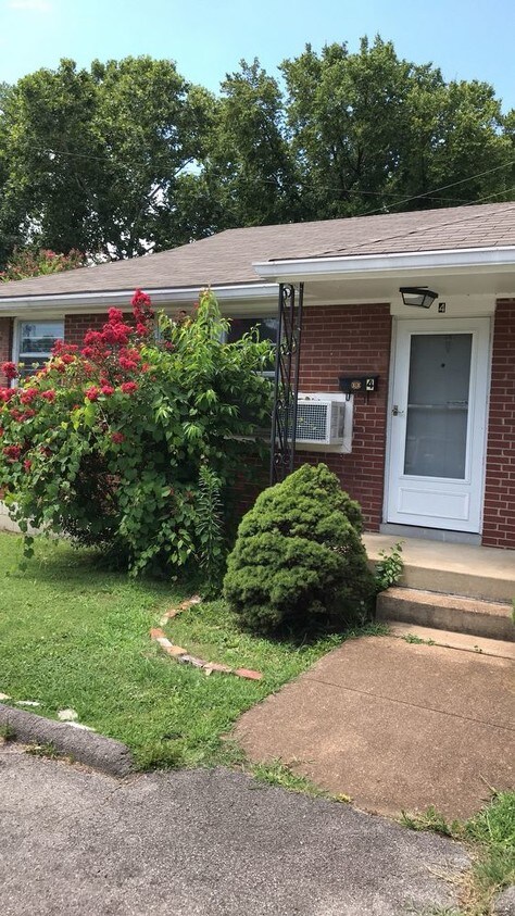 Foto principal - 361 Elysian Fields Rd