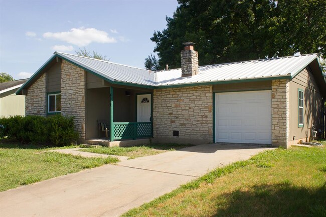 Building Photo - 4605 Button Bend Rd