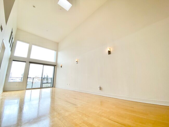 Foto del edificio - 12837 Moorpark St
