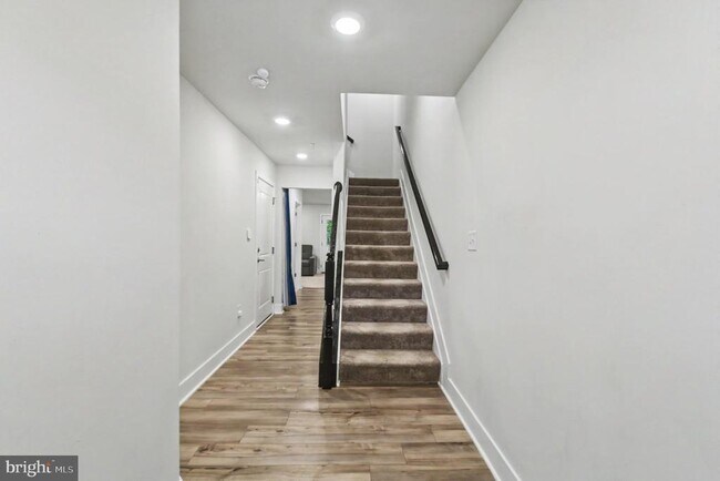 Foto del edificio - 238 Waterstone Rd
