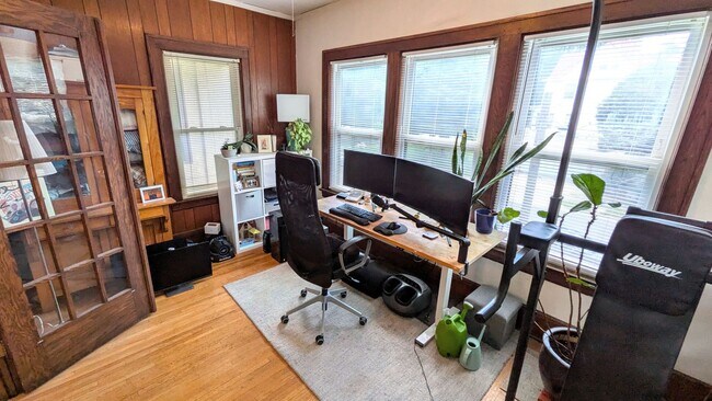 Building Photo - **2 Bedroom Apartment in Prospect park - Available September 1st!**