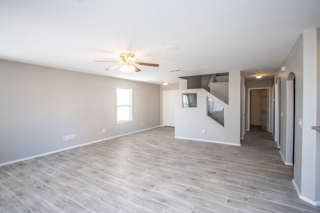 Foto del edificio - FANTASTIC 4BED/3 BATH SAN TAN HOME in RANC...