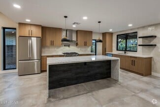 Building Photo - 3742 E Glenrosa Ave