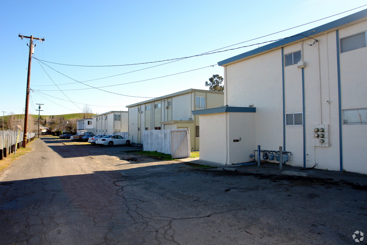 Building Photo - Brown Street Apartments