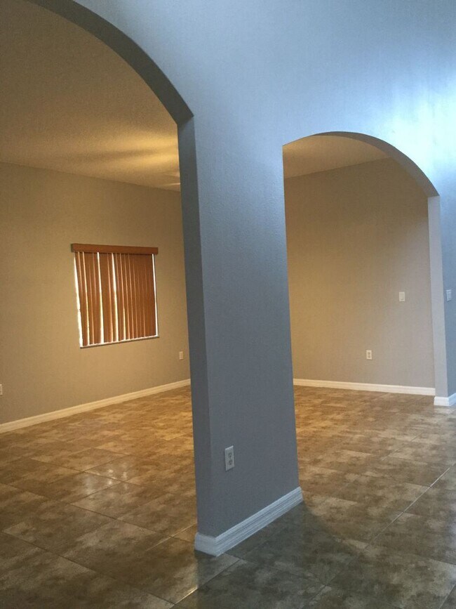 Foto del edificio - 4 br, 2.5 bath House - 4500 CALADIUM CT