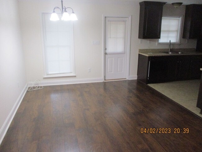 Foto del edificio - 219 Robertson Dr