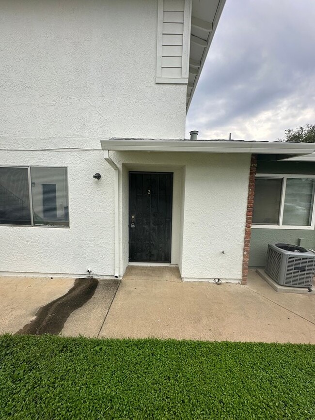 Building Photo - Water, Sewer, Garbage paid