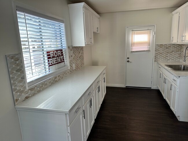 Foto del edificio - 4602 W 172nd St