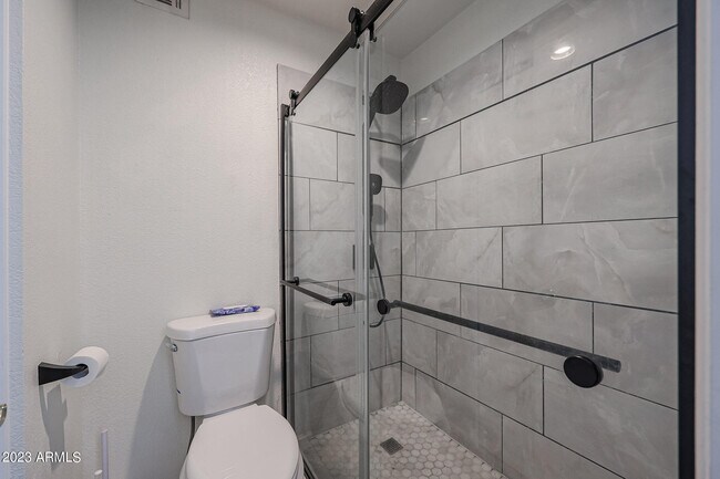 Foto del edificio - 9355 N 91st St