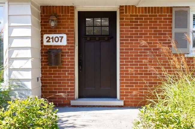 Foto del edificio - 3 br, 2 bath House - 2107 Rochester Rd