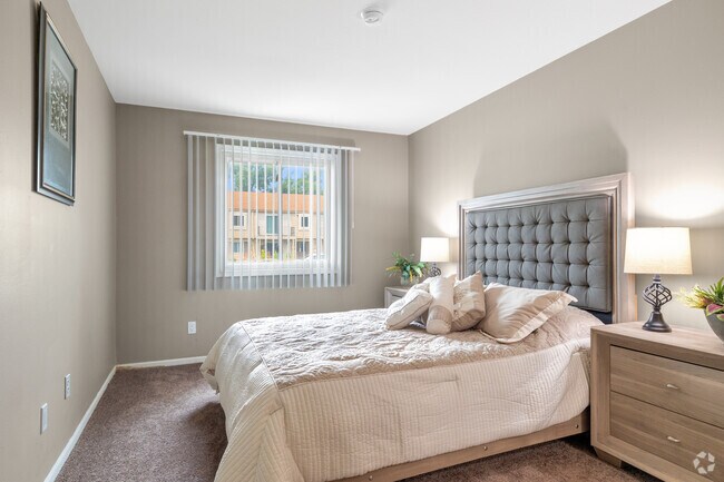 2 habitaciones, 1 baño - 850 pies cuadrados - Dormitorio principal - Andover Park