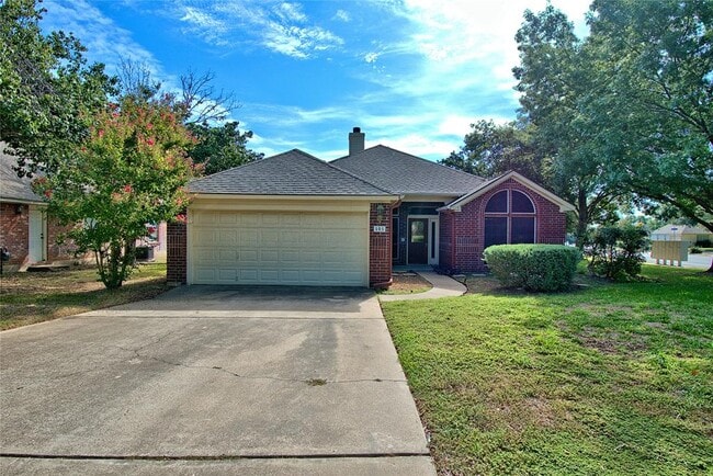 Building Photo - 101 Pecan Vista Ln