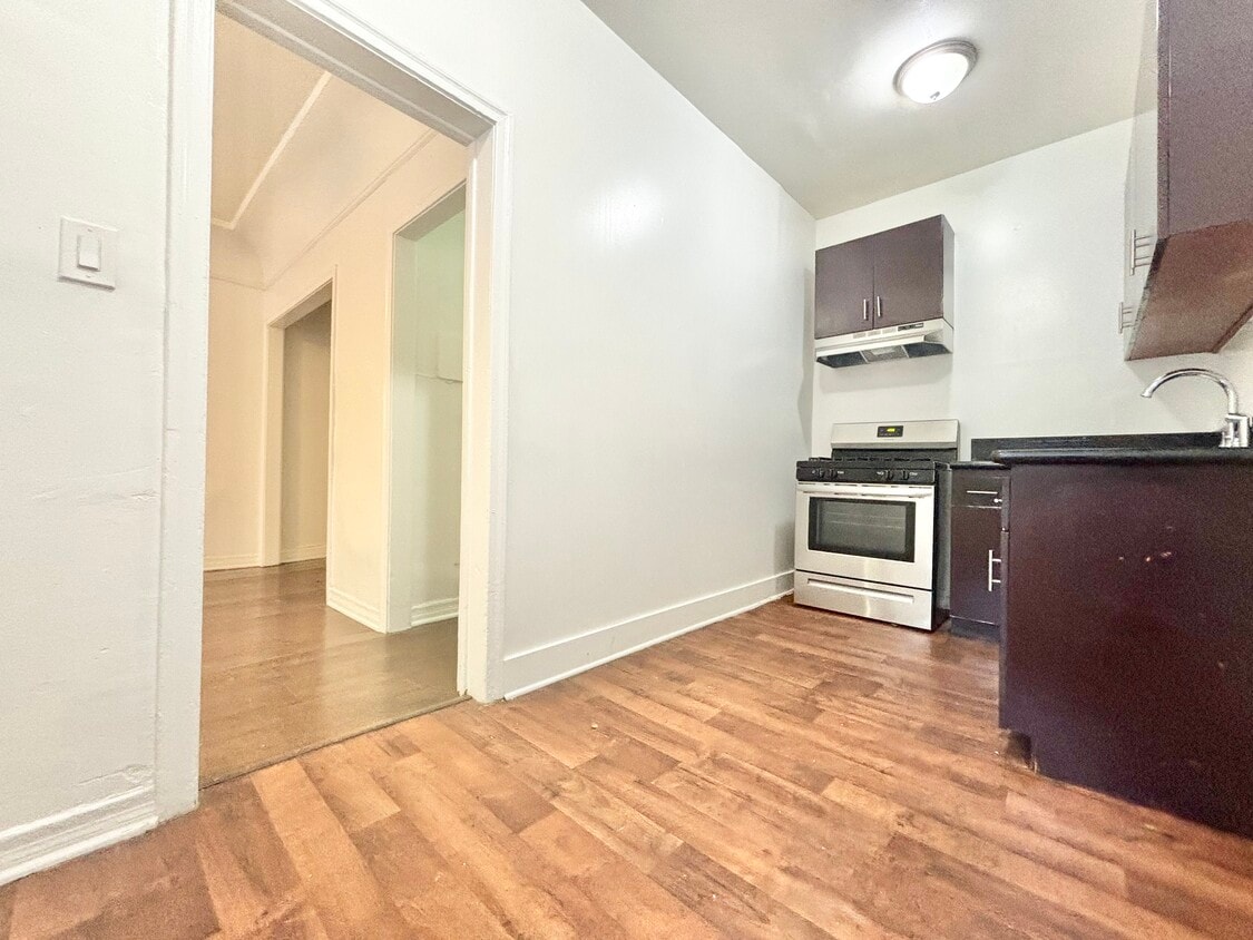 Primary Photo - 716 S Berendo St. Los Angeles, CA 90005