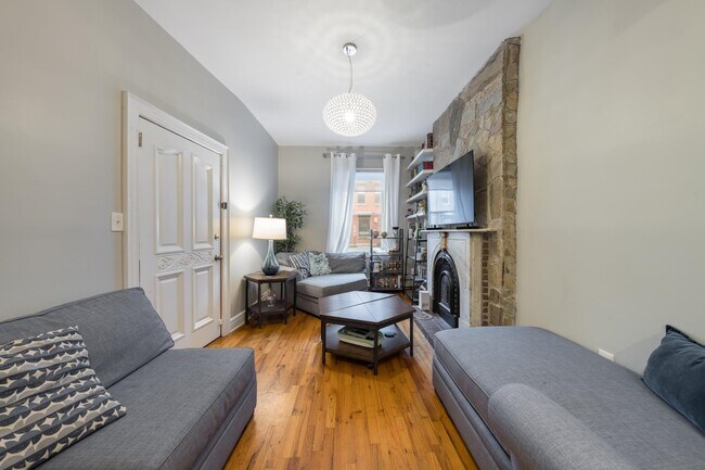 Foto del edificio - 251.5 York St