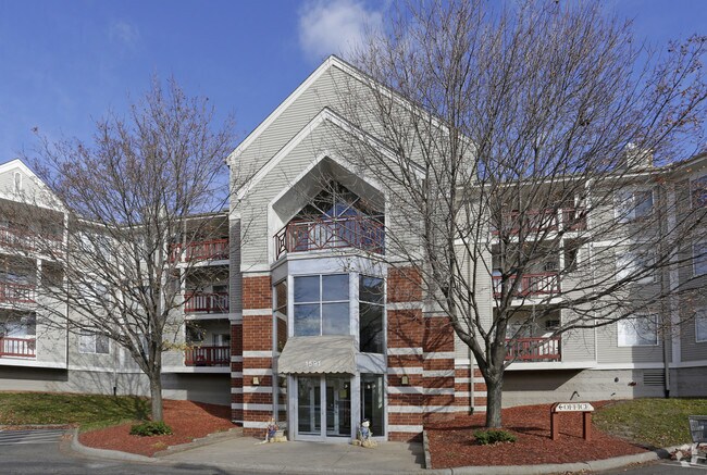 Foto del edificio - Briar Pond Apartments