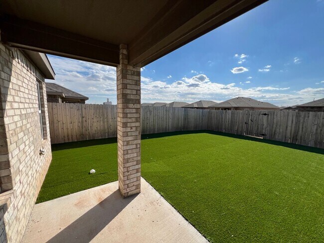 Foto del edificio - New Beginnings Start At AMRR: 3 BEDROOM IN NORTH LUBBOCK!
