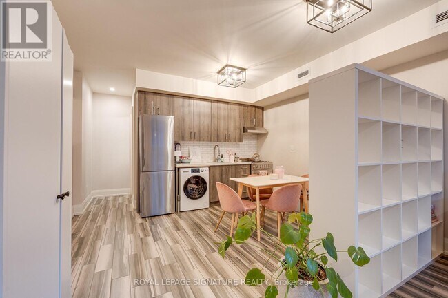 Photo du bâtiment - 398 Westmoreland Ave N