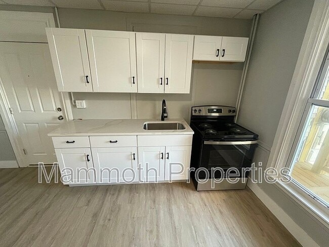 Building Photo - 539 Pine St